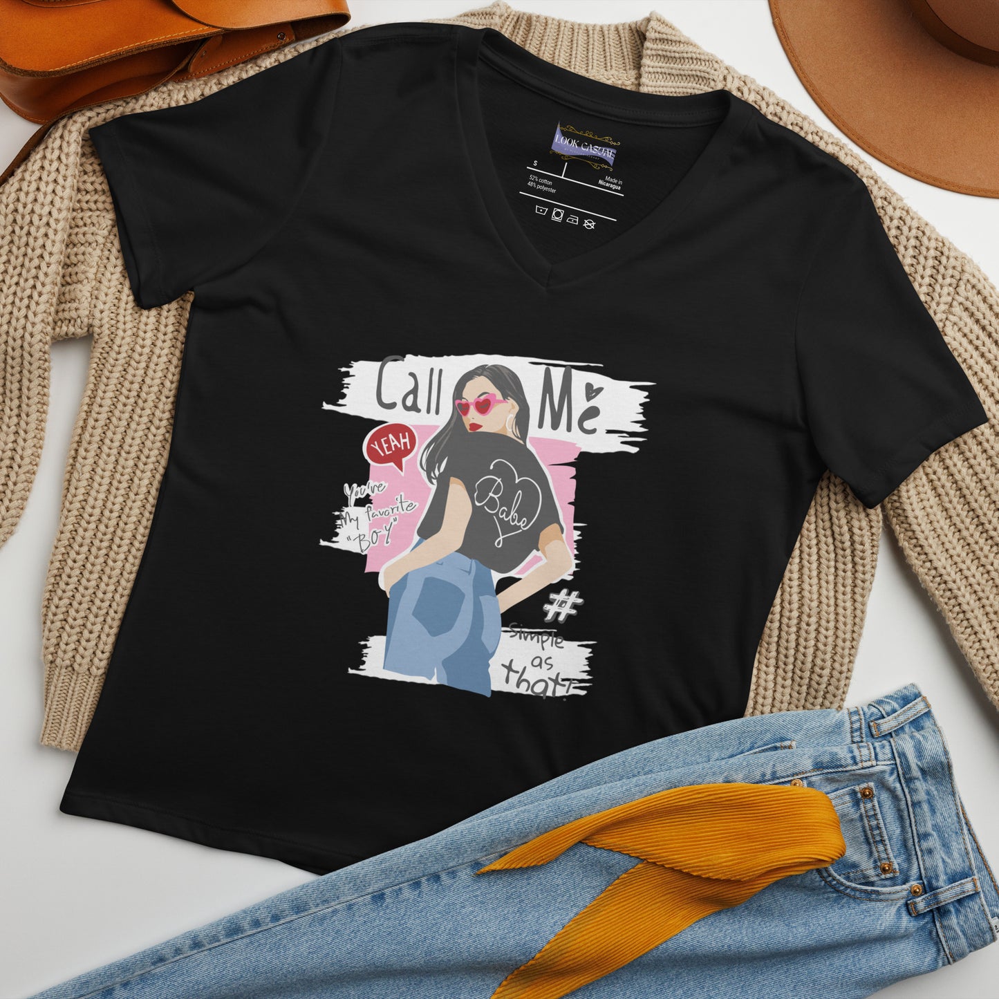 Lockeres T-Shirt mit V-Ausschnitt Call Me